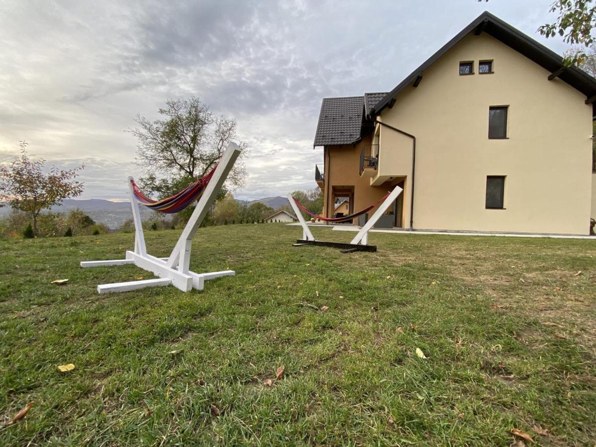 Pensiunea Piri Land Комарник Экстерьер фото